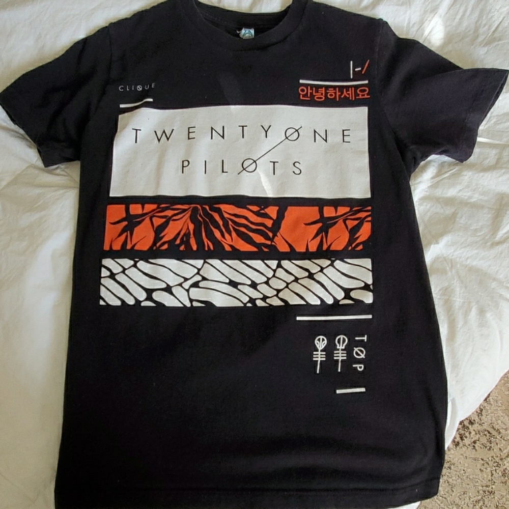 Sold Band Tshirt- Twenty One Pilots